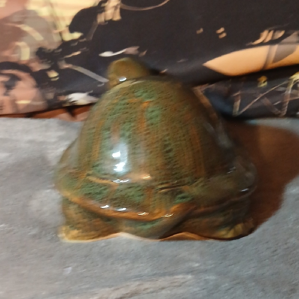Green Ceramic Turtle Figurine - Picture 3 of 6